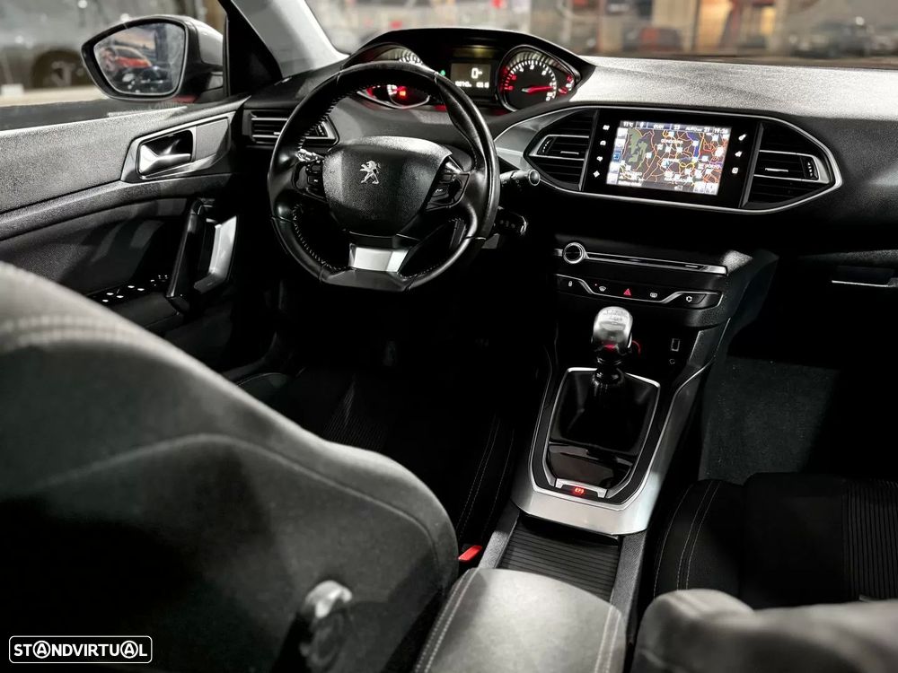 Peugeot 308 1.6 e-HDi Allure J17 - 23