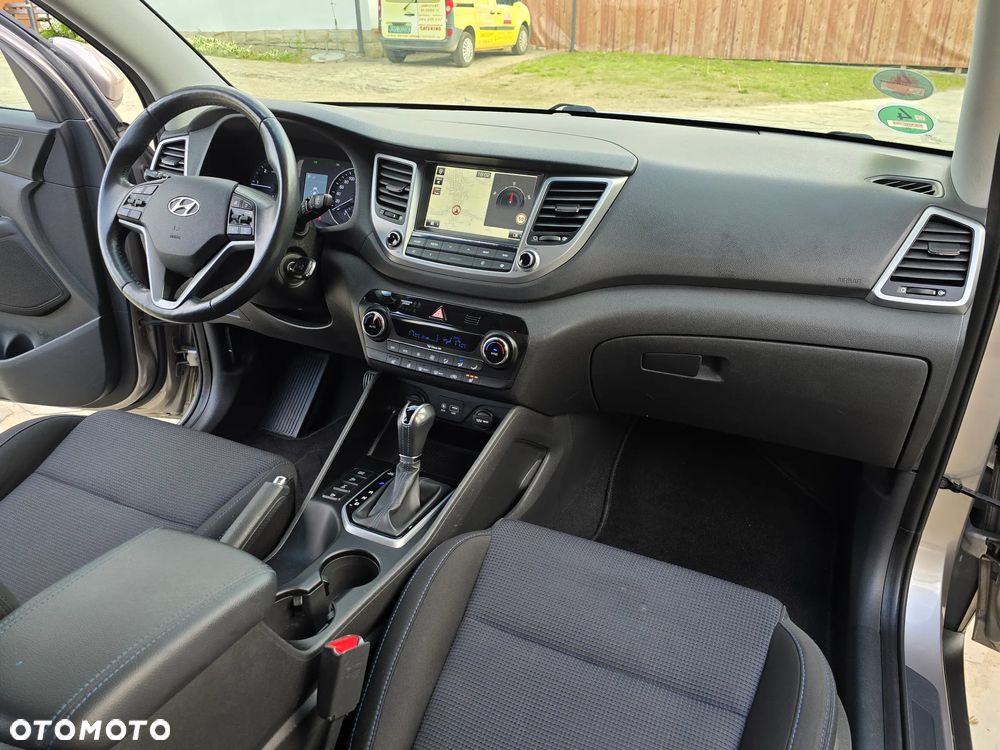 Hyundai Tucson 2.0 CRDi 4WD Automatik Style - 16