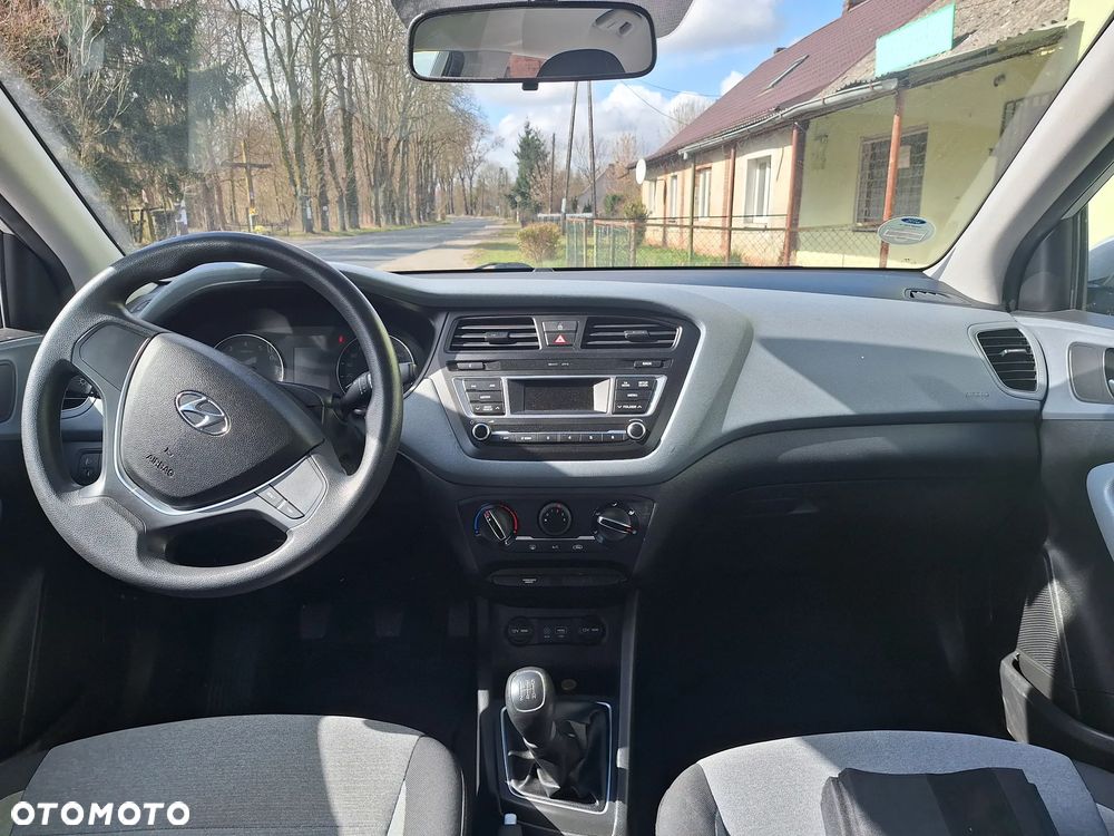 Hyundai i20 blue 1.2 Classic - 10