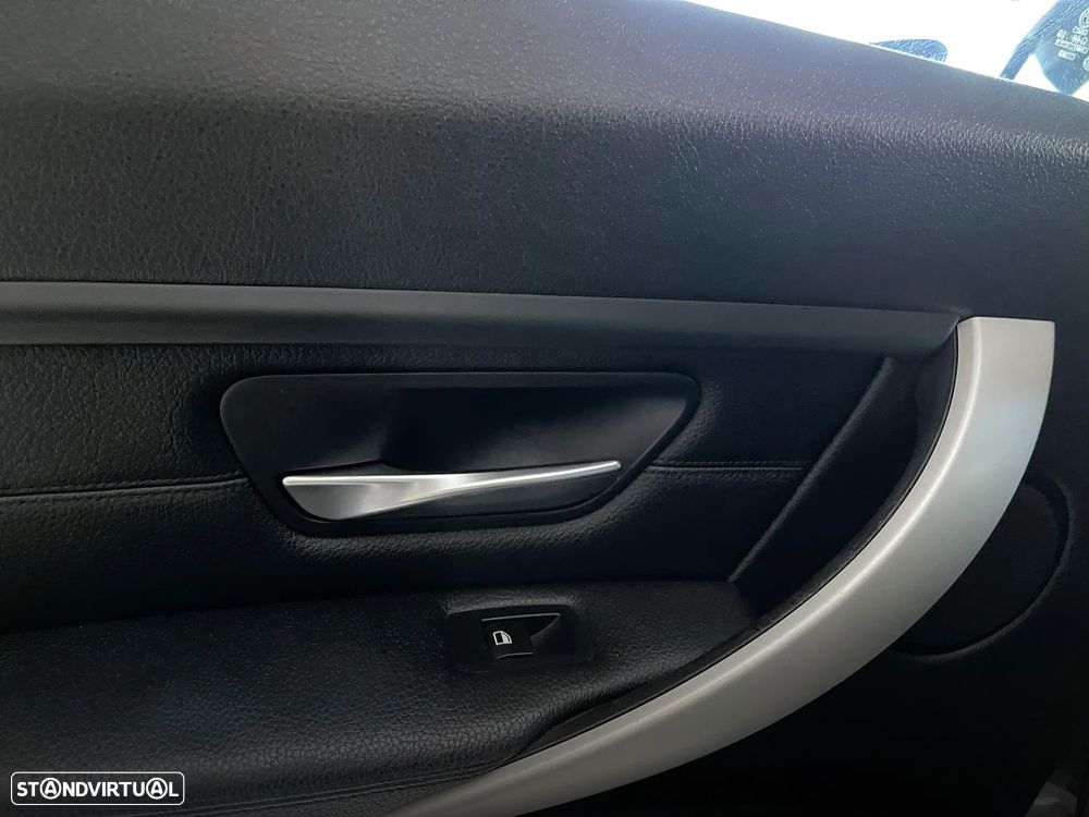 BMW 320 d Touring Sport Auto - 34