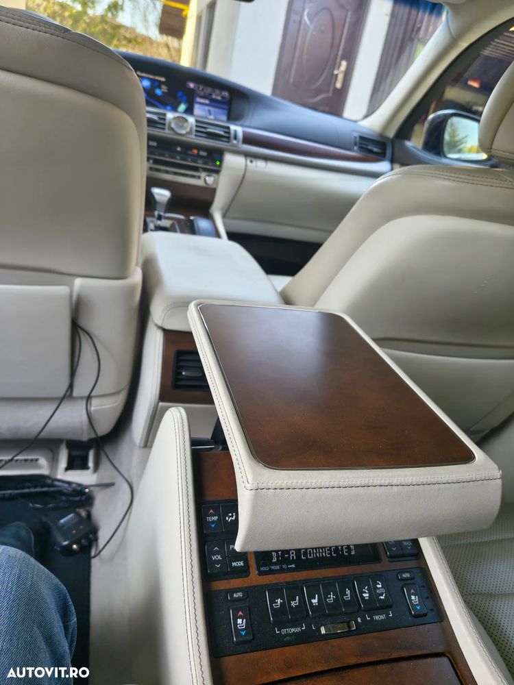 Lexus Seria LS 600h L - 11