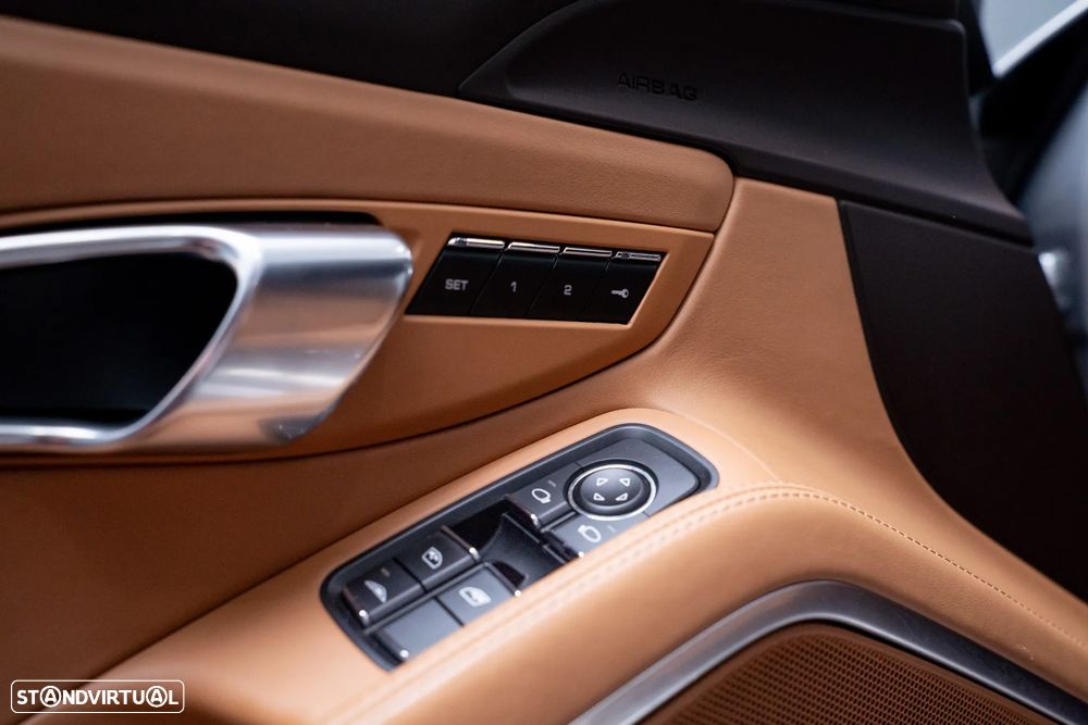 Porsche 911 (991) Carrera 4 S PDK - 31