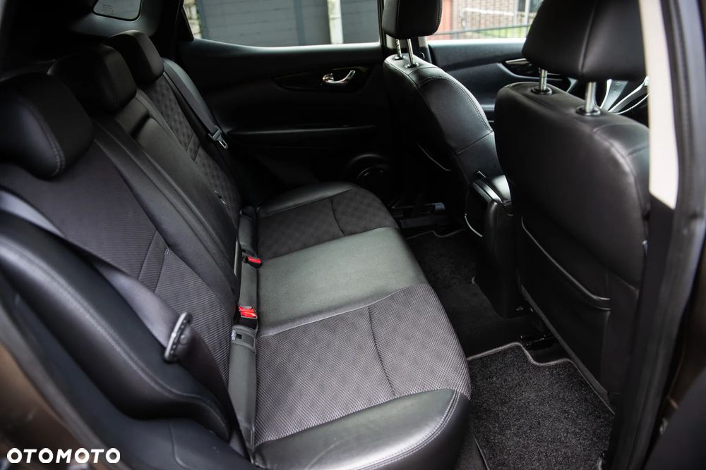 Nissan Qashqai 1.2 DIG-T Xtronic 360 - 25