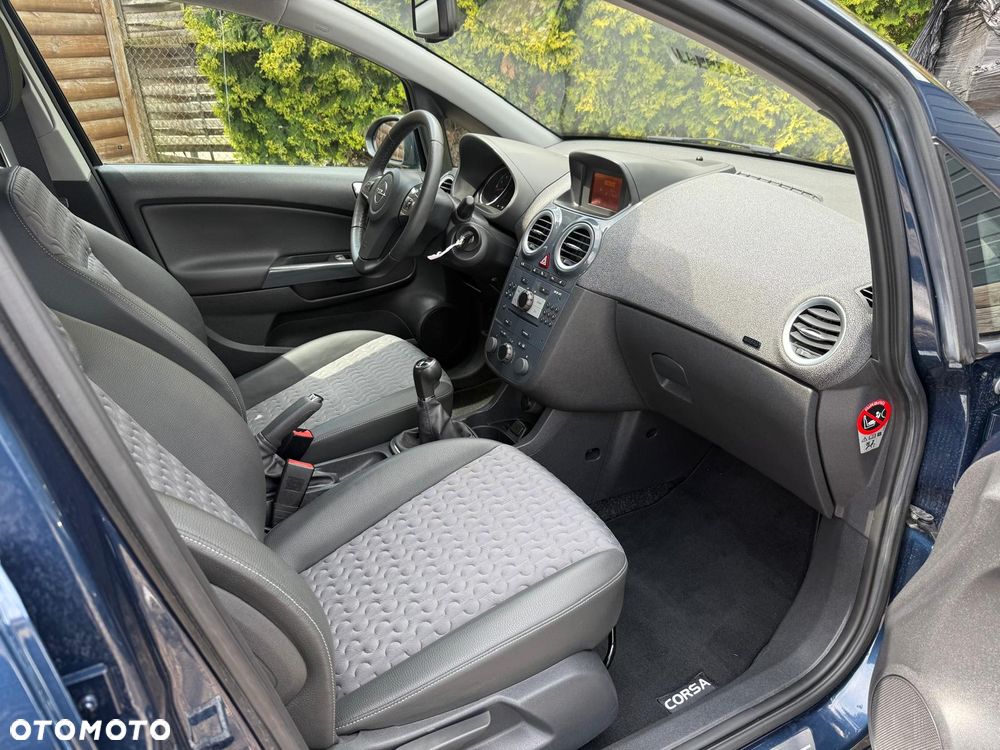 Opel Corsa 1.4 16V Innovation - 23