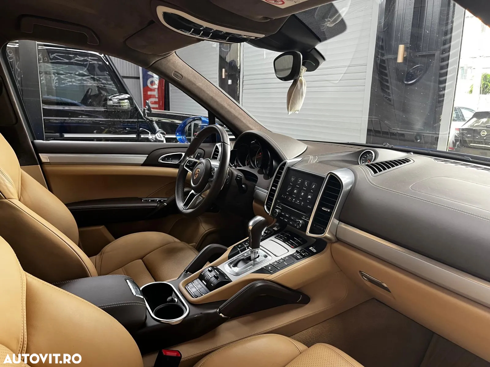 Porsche Cayenne 3.0 L - 29
