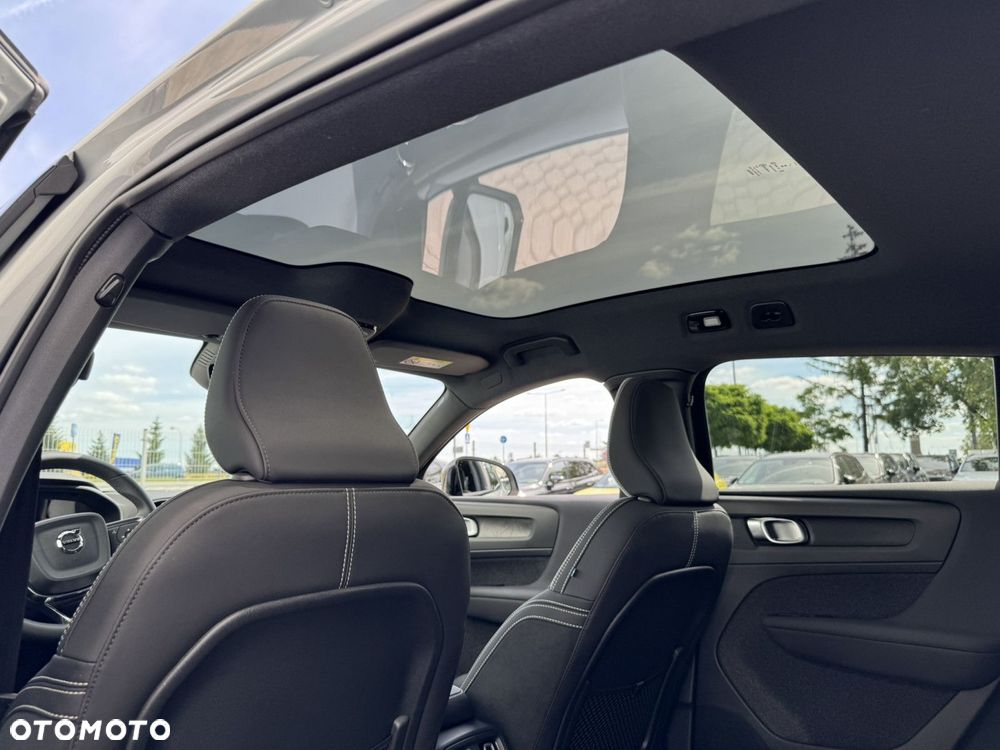 Volvo C40 Recharge 82 kWh Single M Extended Range RWD Ultimate - 26