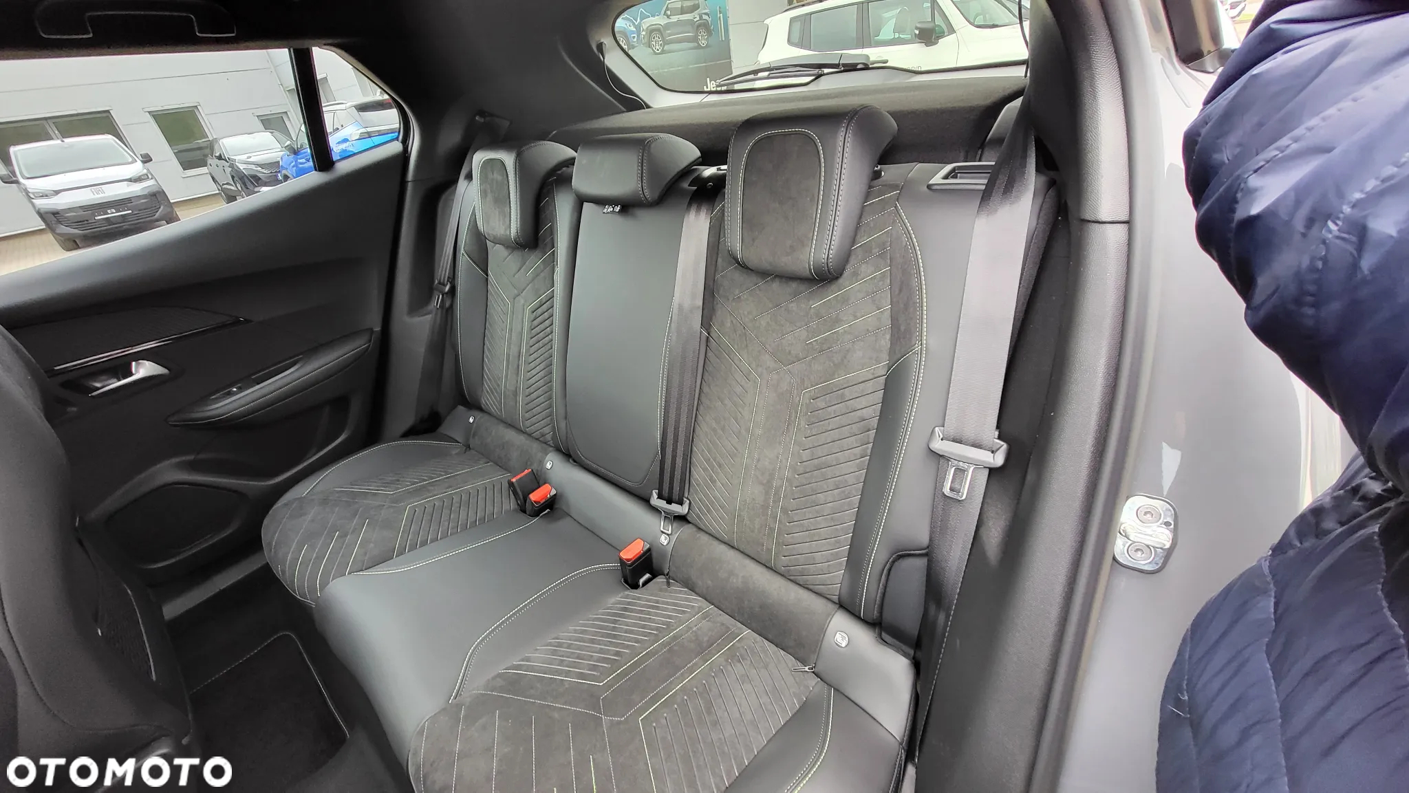 Peugeot 2008 PureTech mHEV GT e-DCS6 - 23