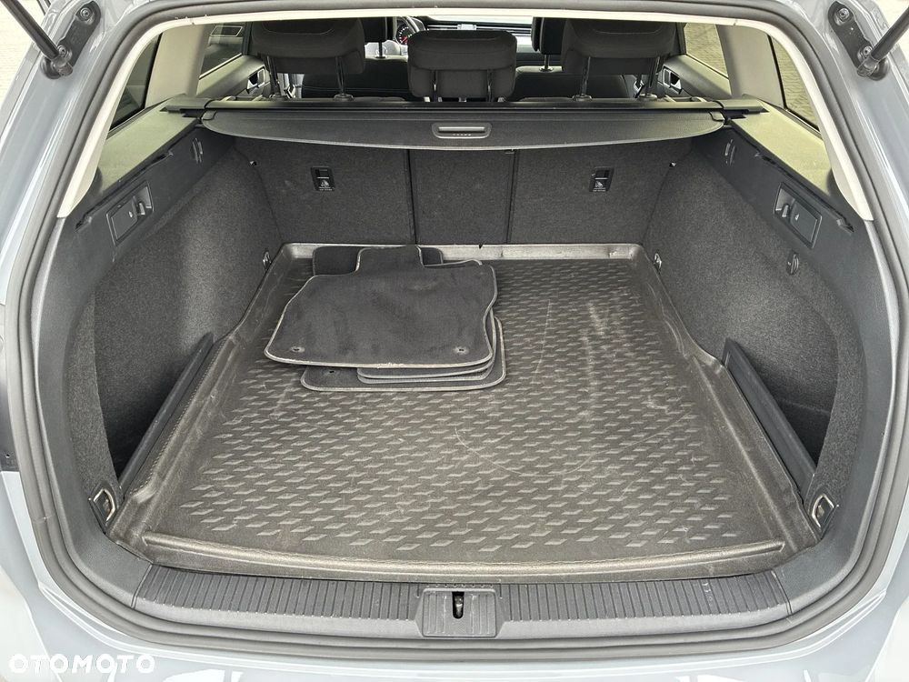 Volkswagen Passat 1.5 TSI EVO Business DSG - 29
