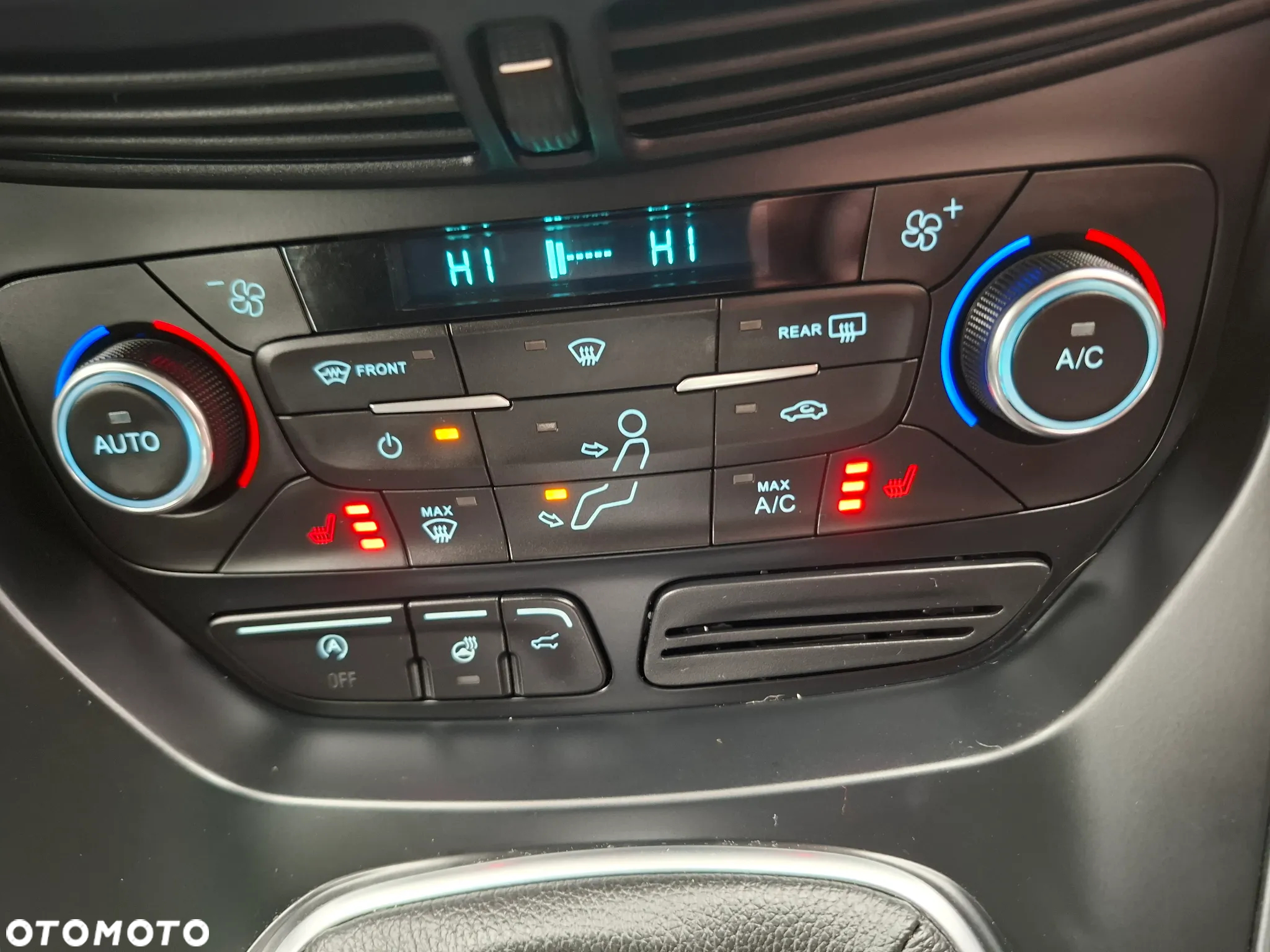 Ford Kuga - 11