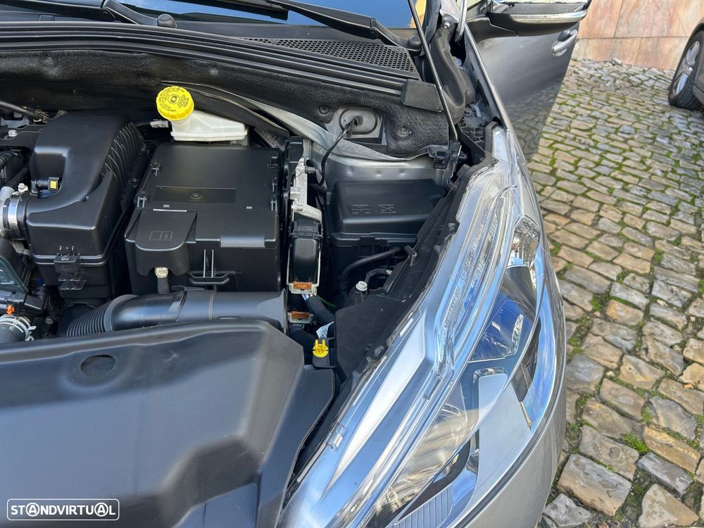 Peugeot 208 1.2 PureTech Signature - 38