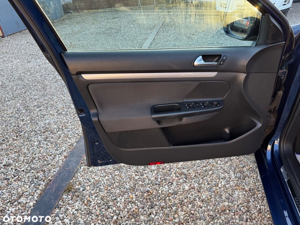Volkswagen Golf 1.6 TDI DPF MATCH - 22