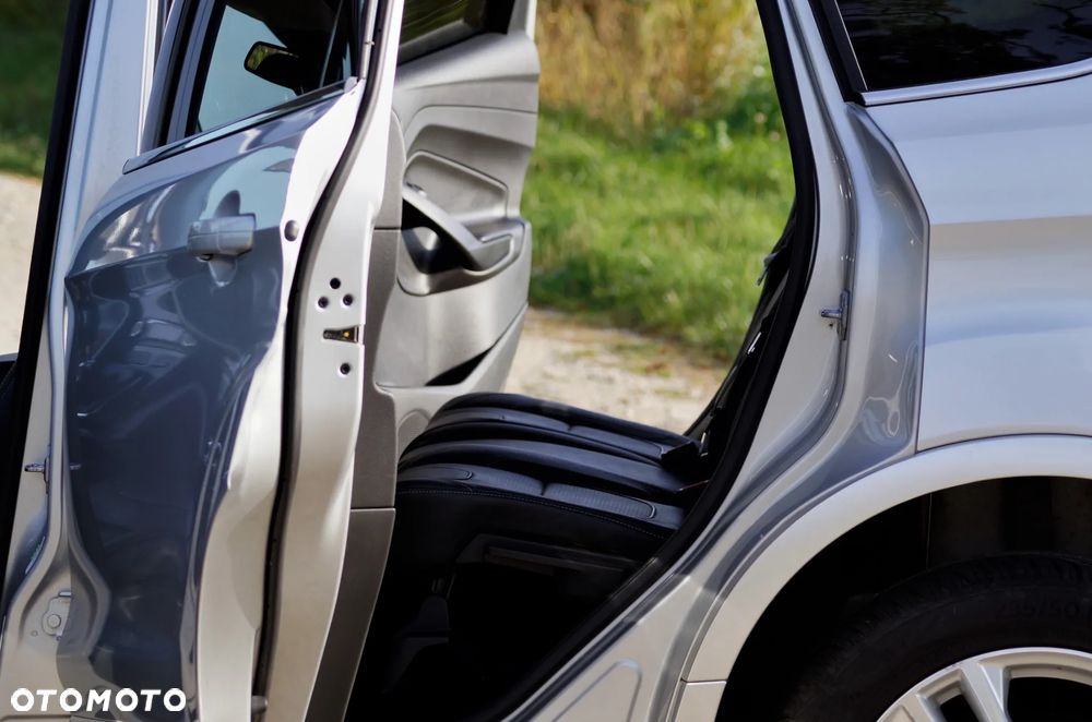 Ford Kuga - 28