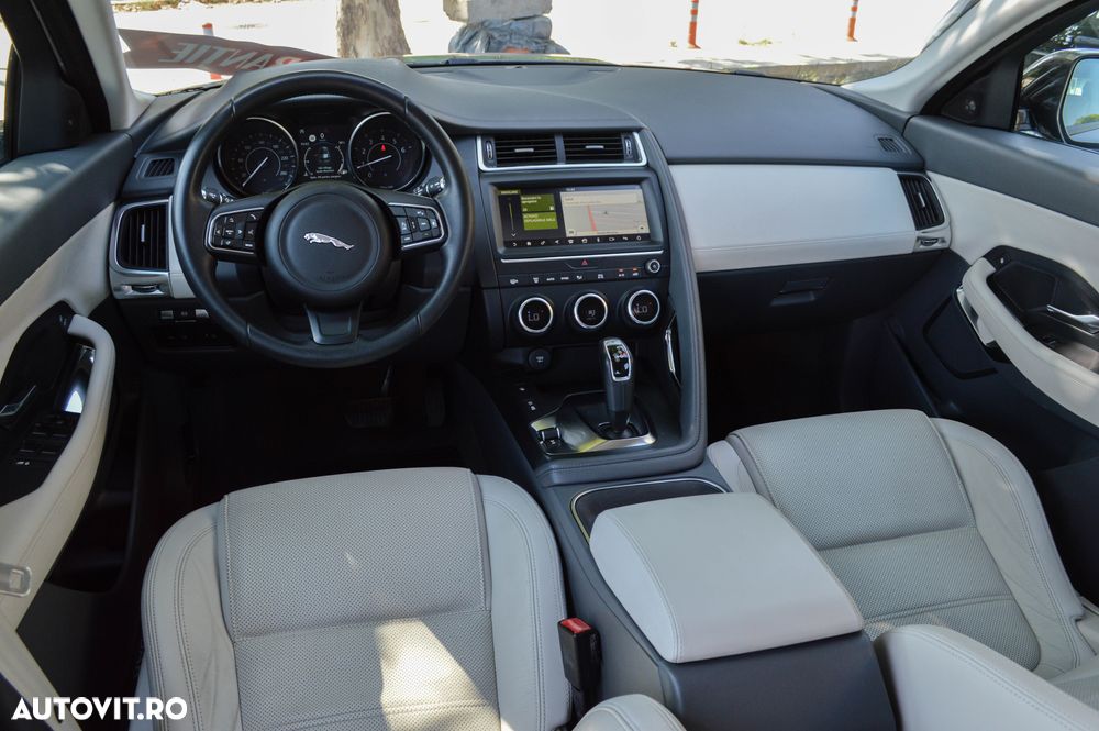 Jaguar E-Pace P200 AWD S - 31