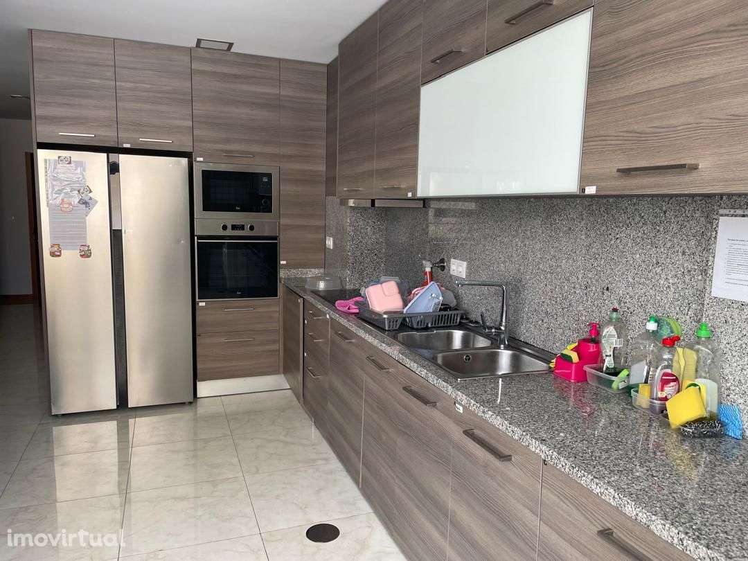 QUARTO em Apartamento com despesas incluidas , em Oliveira de Azeméis - Grande imagem: 3/16