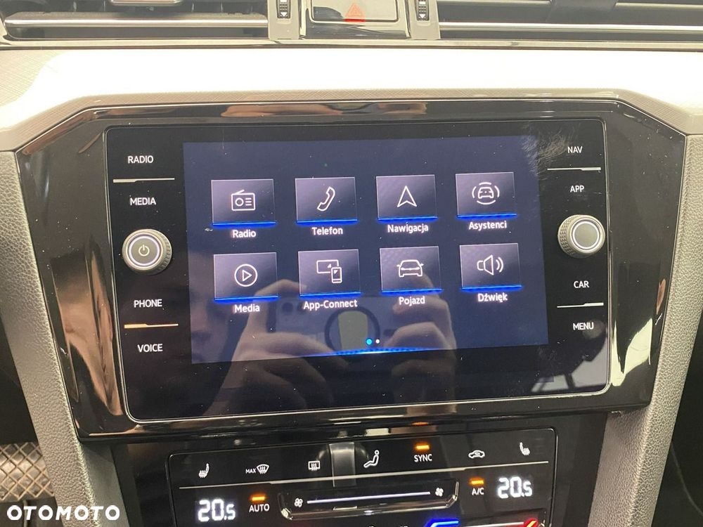 Volkswagen Passat - 20