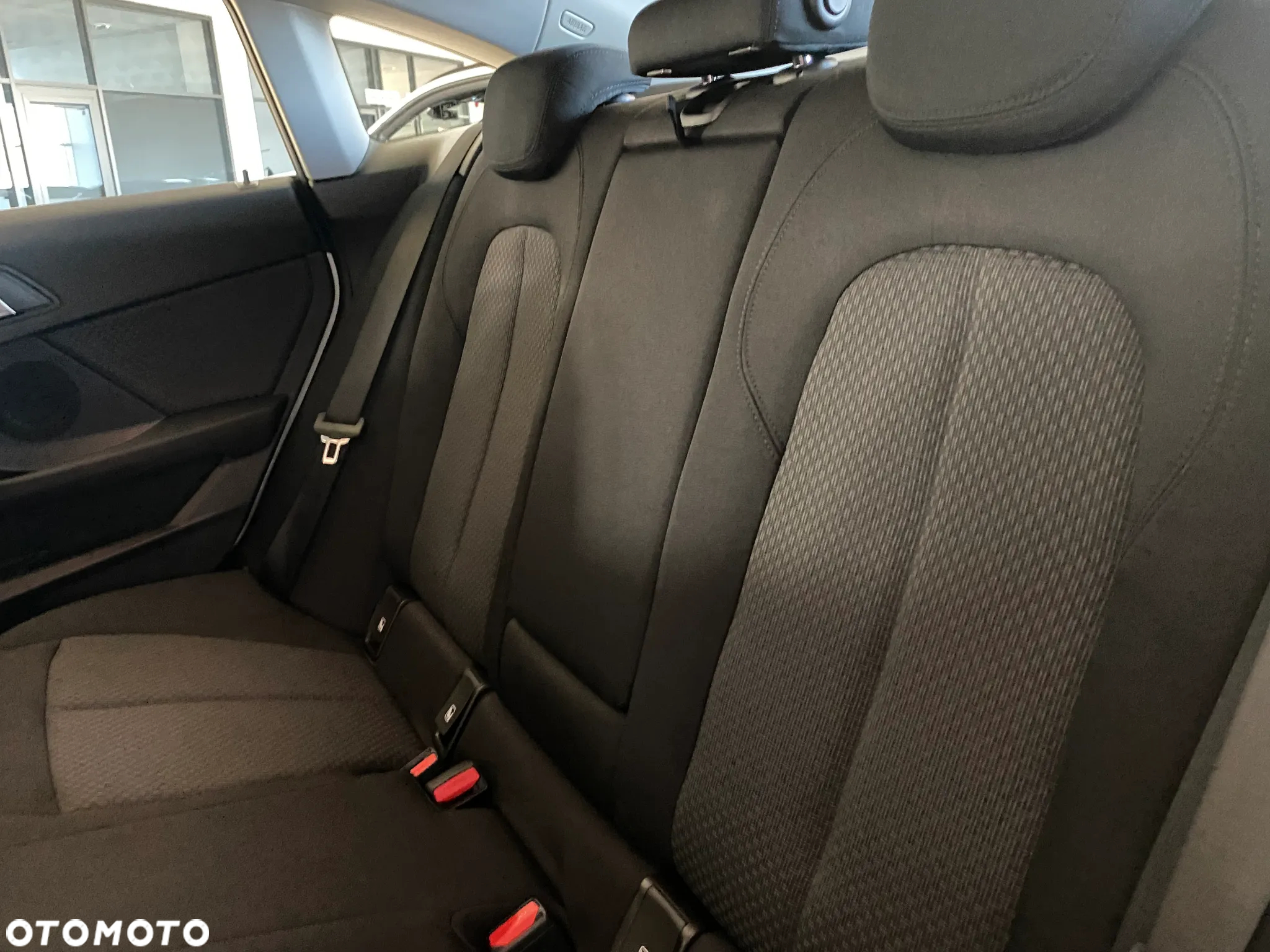 BMW Seria 2 218i - 13