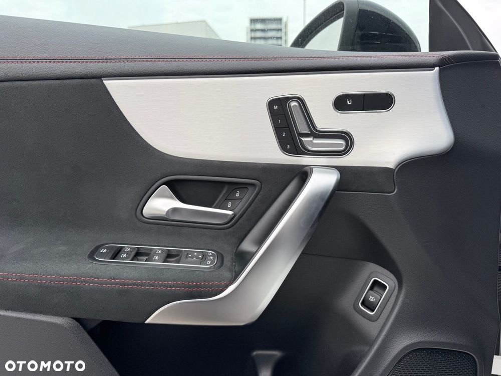 Mercedes-Benz CLA 200 mHEV AMG Line 7G-DCT - 15