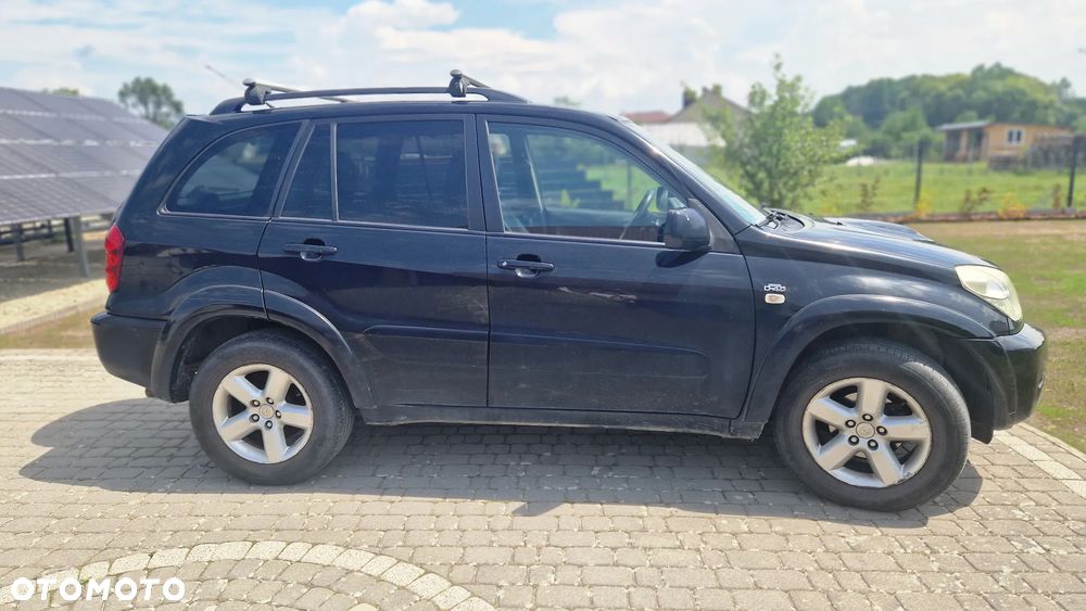 Toyota RAV4 D-4D 4x4 - 5