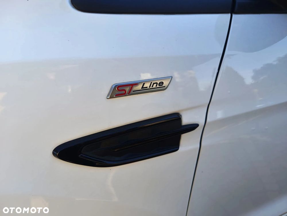 Ford Kuga 2.0 TDCi 2x4 Titanium - 24