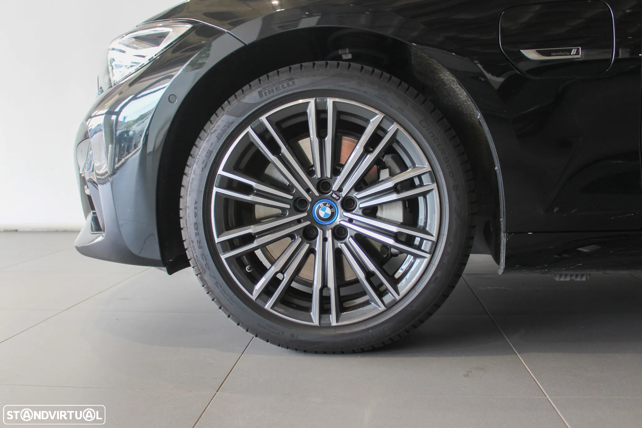 BMW 330 e Pack Desportivo M Auto - 17