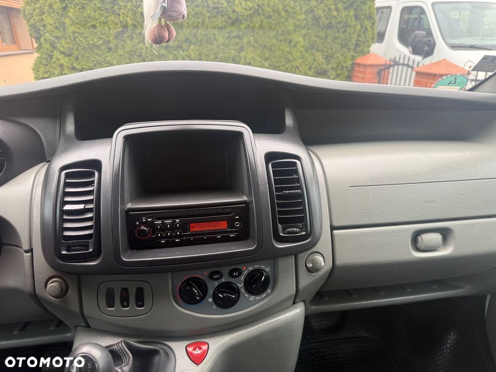 Opel Vivaro - 23