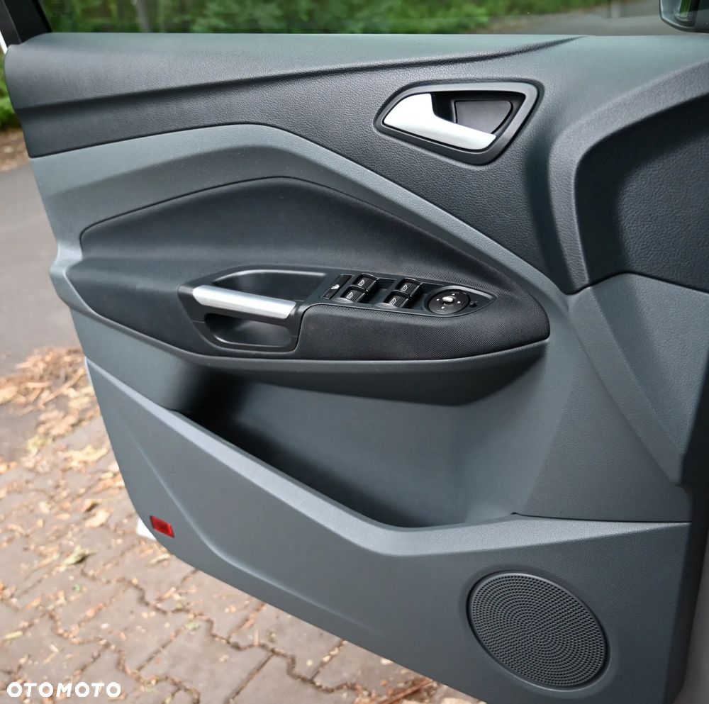 Ford Grand C-MAX - 38