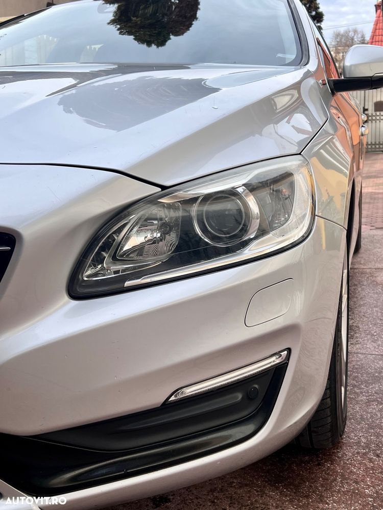 Volvo V60 D6 Plug-In-Hybrid AWD Geartronic Momentum - 19