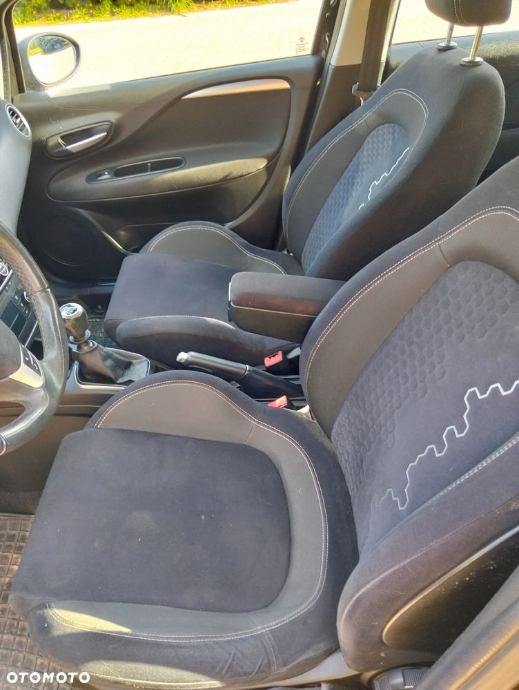 Fiat Punto 1.4 Easy S&S - 11