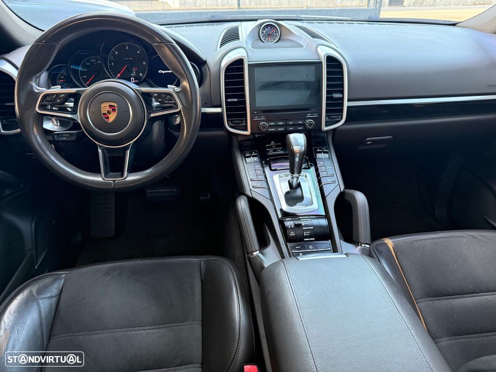 Porsche Cayenne Platinum Edition - 15