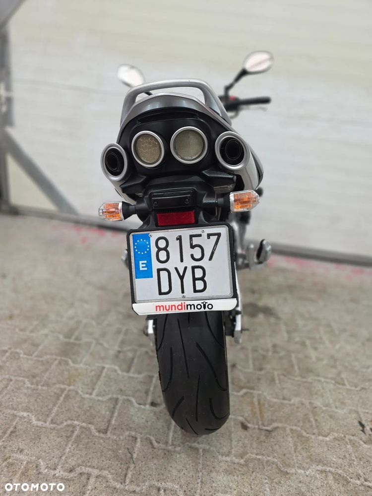Suzuki GSR - 27