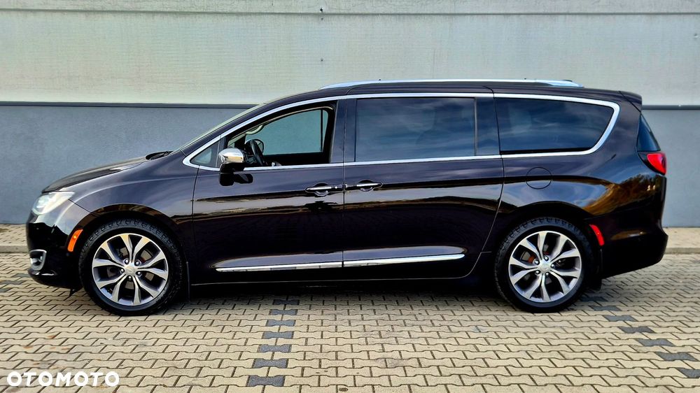 Chrysler Pacifica - 8