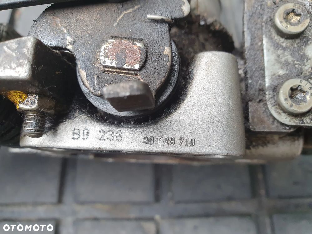 PRZEPUSTNICA 90529710 OPEL ASTRA G II 1.6 VECTRA B POSIADAM 5 SZT - 5
