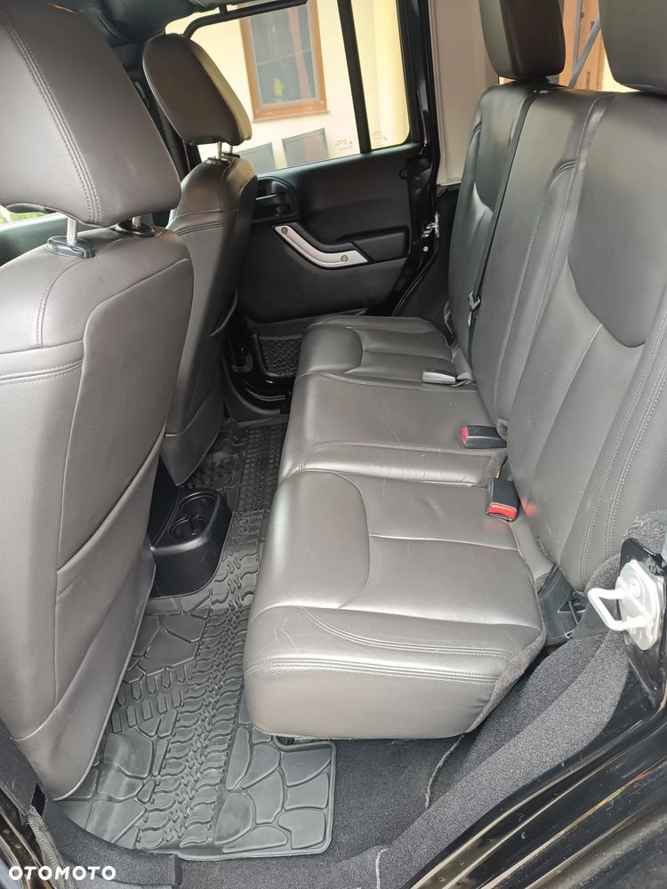 Jeep Wrangler 3.6 Unlim Sahara - 19