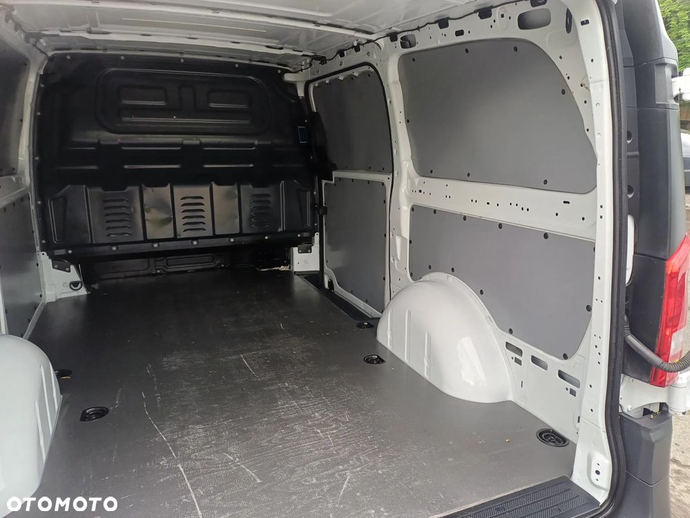 Mercedes-Benz Vito - 21