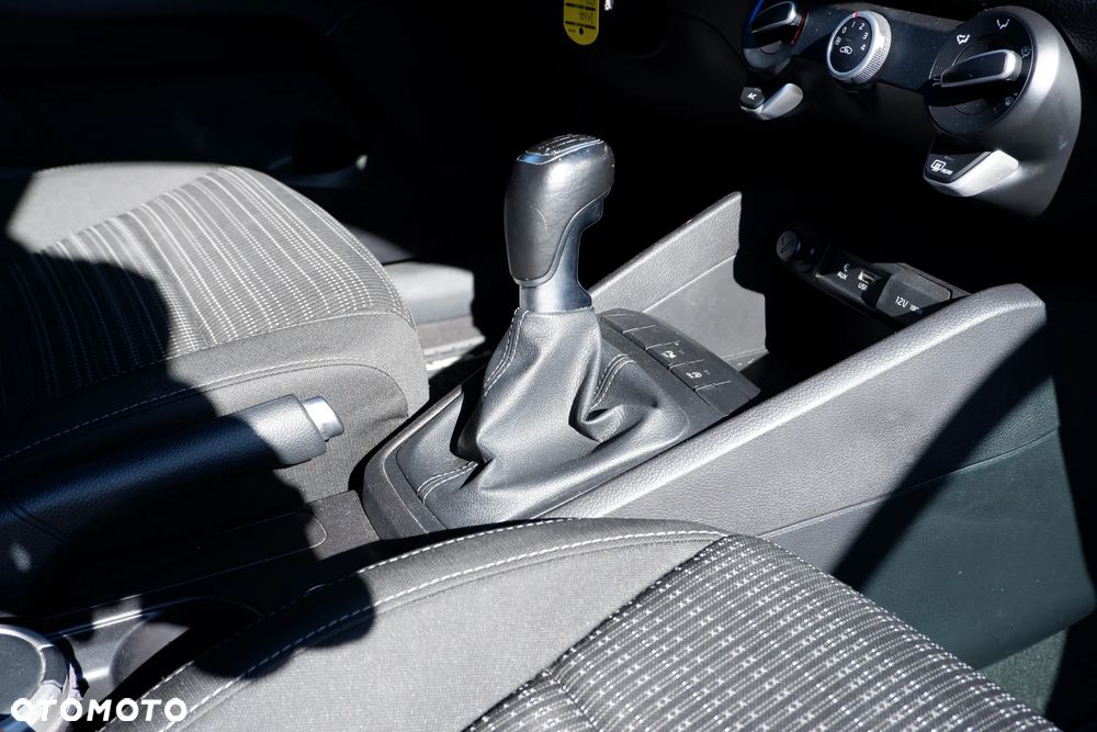 Kia Stonic 1.4 L - 7