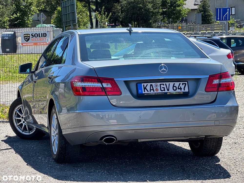 Mercedes-Benz Klasa E 250 CGI BlueEFFICIENCY Avantgarde - 7
