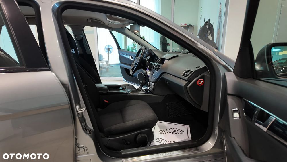 Mercedes-Benz Klasa C 180 T Kompressor Automatik - 34