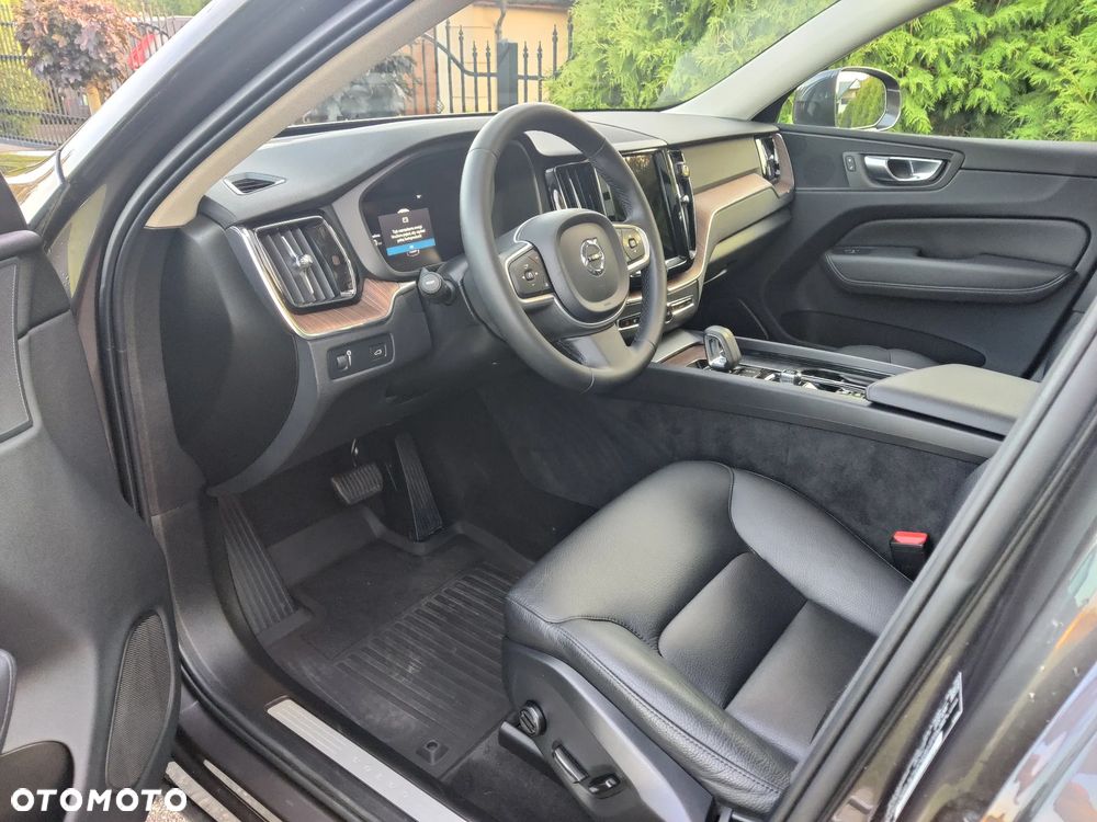 Volvo XC 60 B5 B AWD Geartronic Momentum Pro - 10