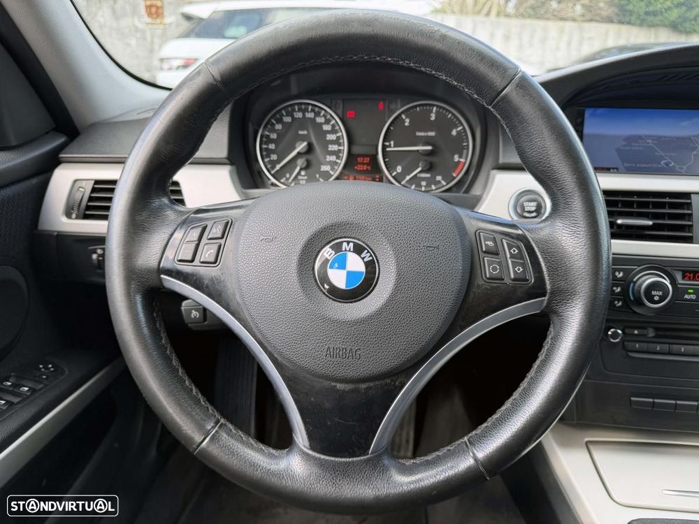 BMW 318 d LifeStyle - 31