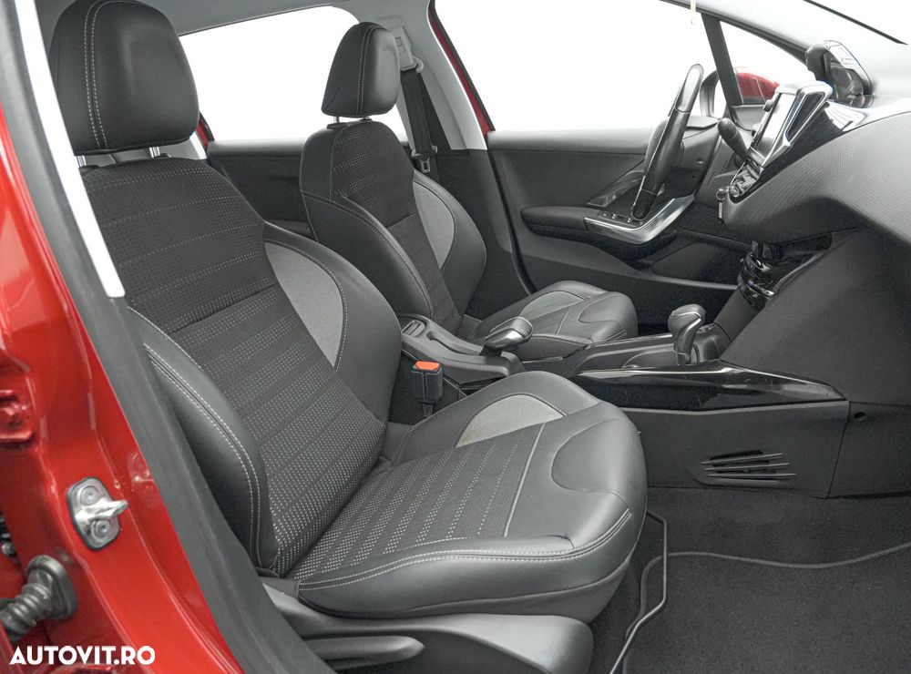 Peugeot 2008 1.2 PureTech Turbo EAT6 S&S Allure - 15