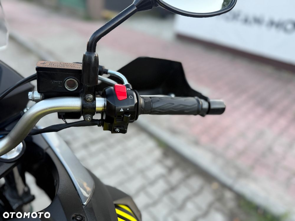 Suzuki DL - 26