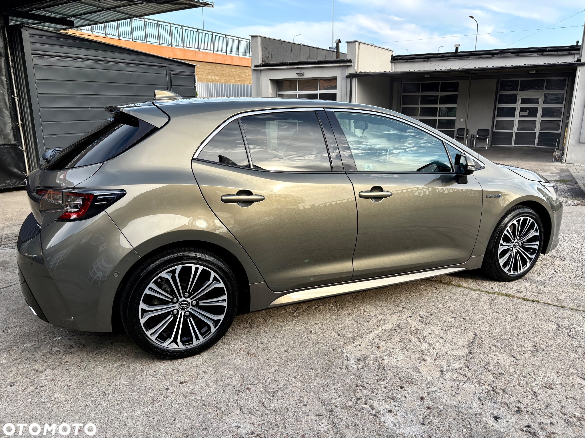Toyota Corolla 2.0 Hybrid Executive - 6