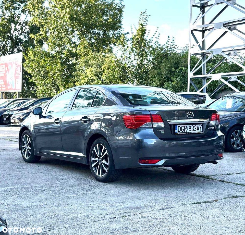 Toyota Avensis - 4