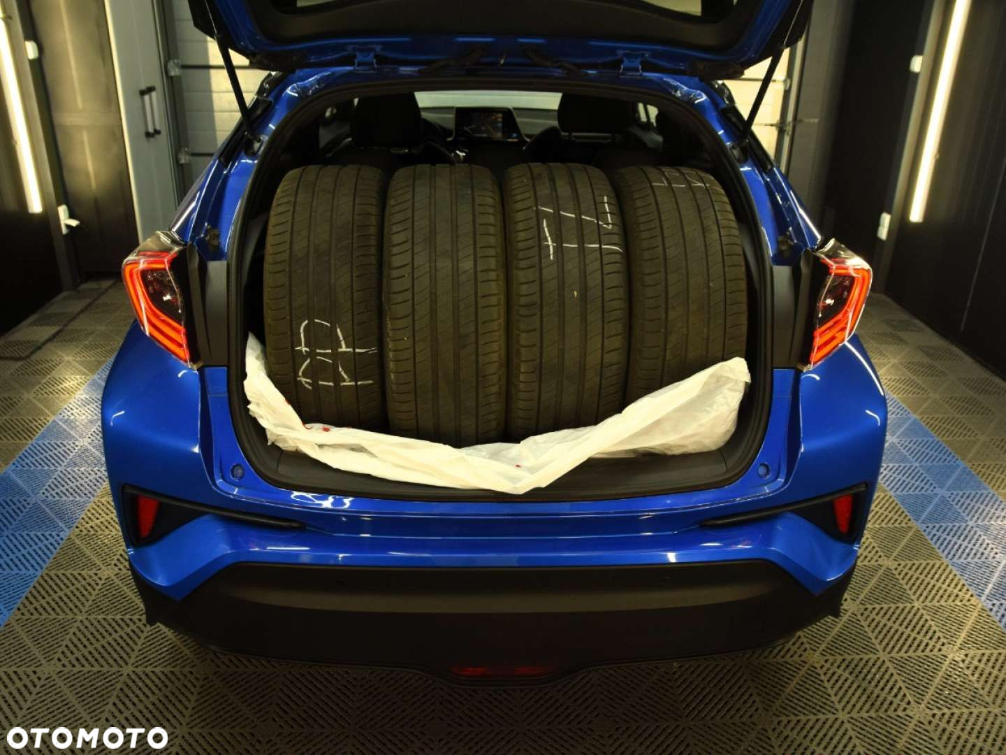 Toyota C-HR - 8