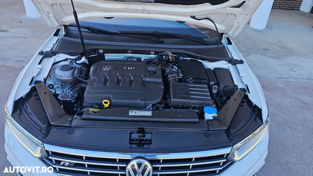 Volkswagen Passat - 25