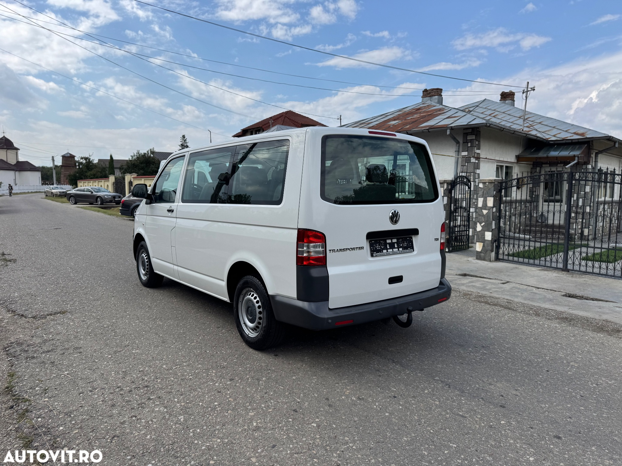 Volkswagen Transporter - 2