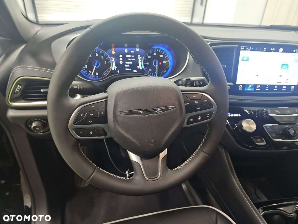 Chrysler Pacifica - 11