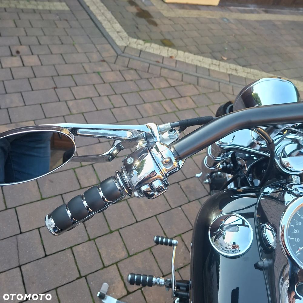 Harley-Davidson Softail Custom - 23