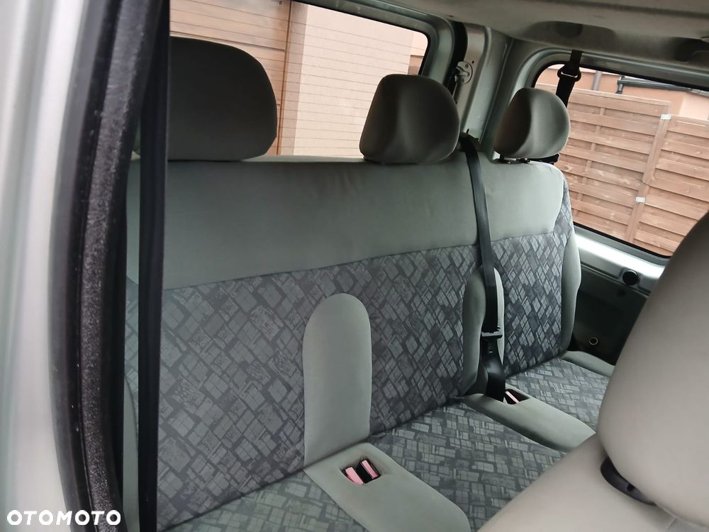 Opel Vivaro - 9