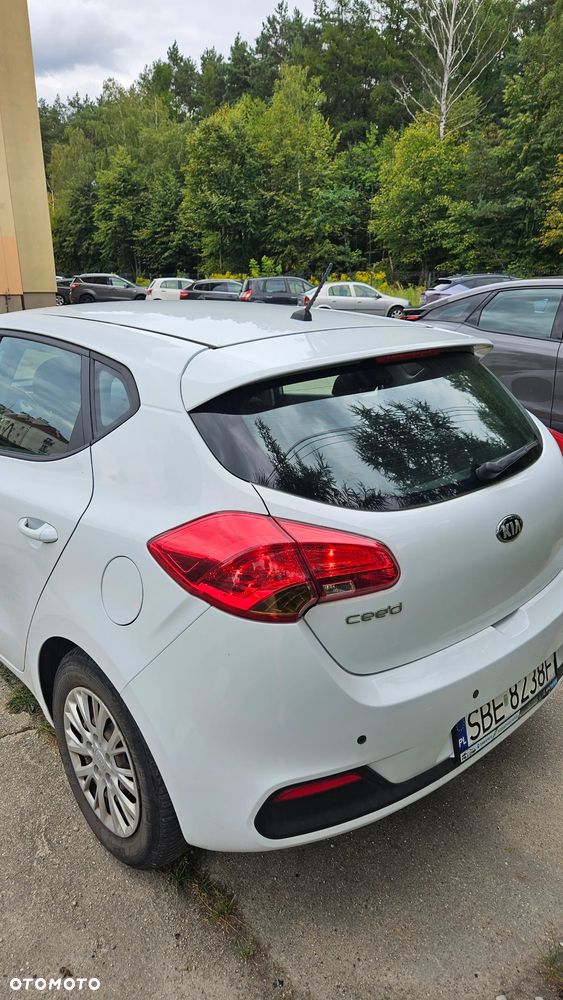 Kia Ceed - 11